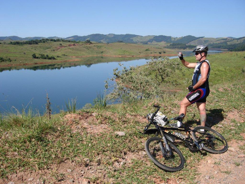 Pousada Canto Do Lago Piracaia Exterior photo